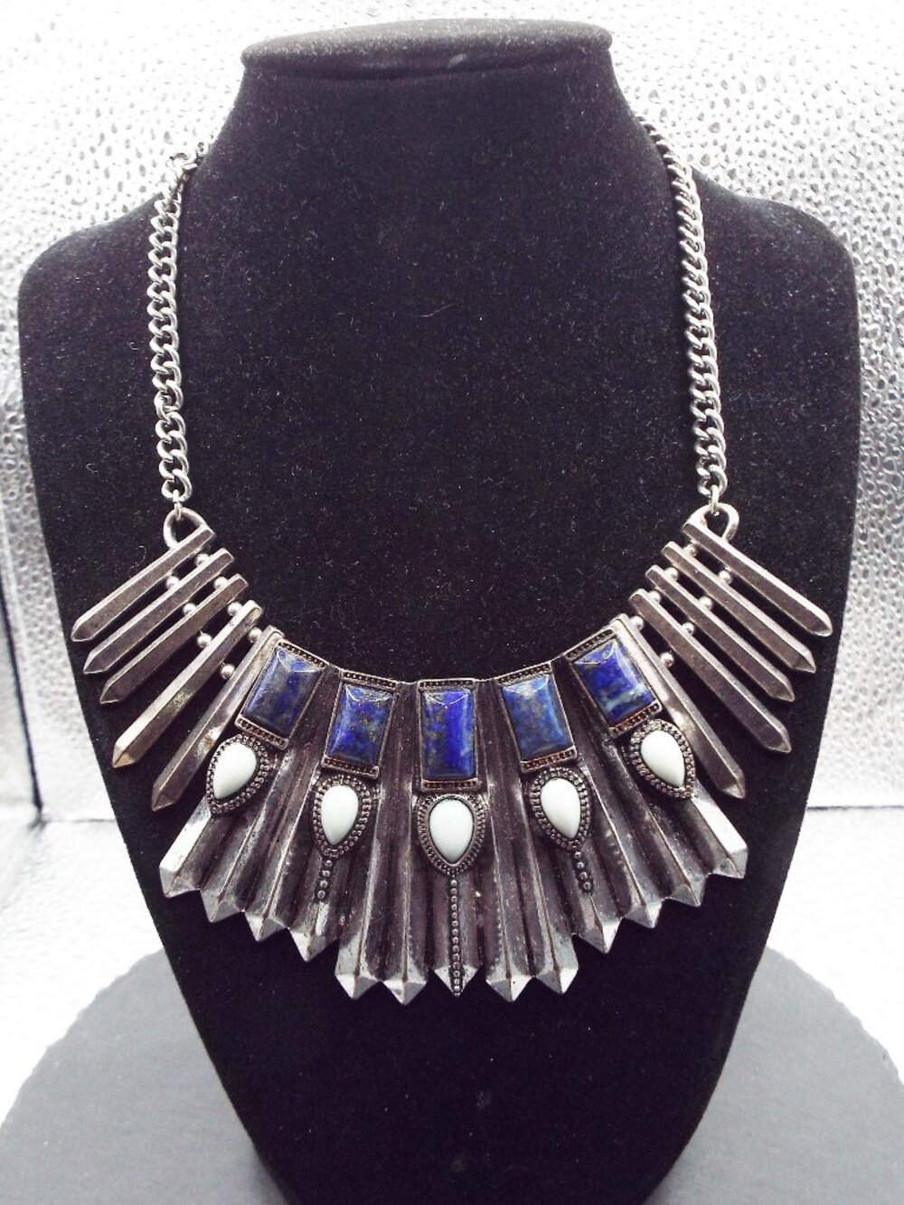 ART DECO PEWTER & FAUX LAPIS "CHRYSLER" BUILDING PLEATED BIB NECKLACE 56